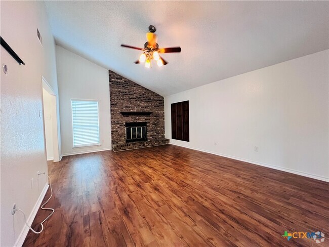 Building Photo - 1702 Fox Trail Rental