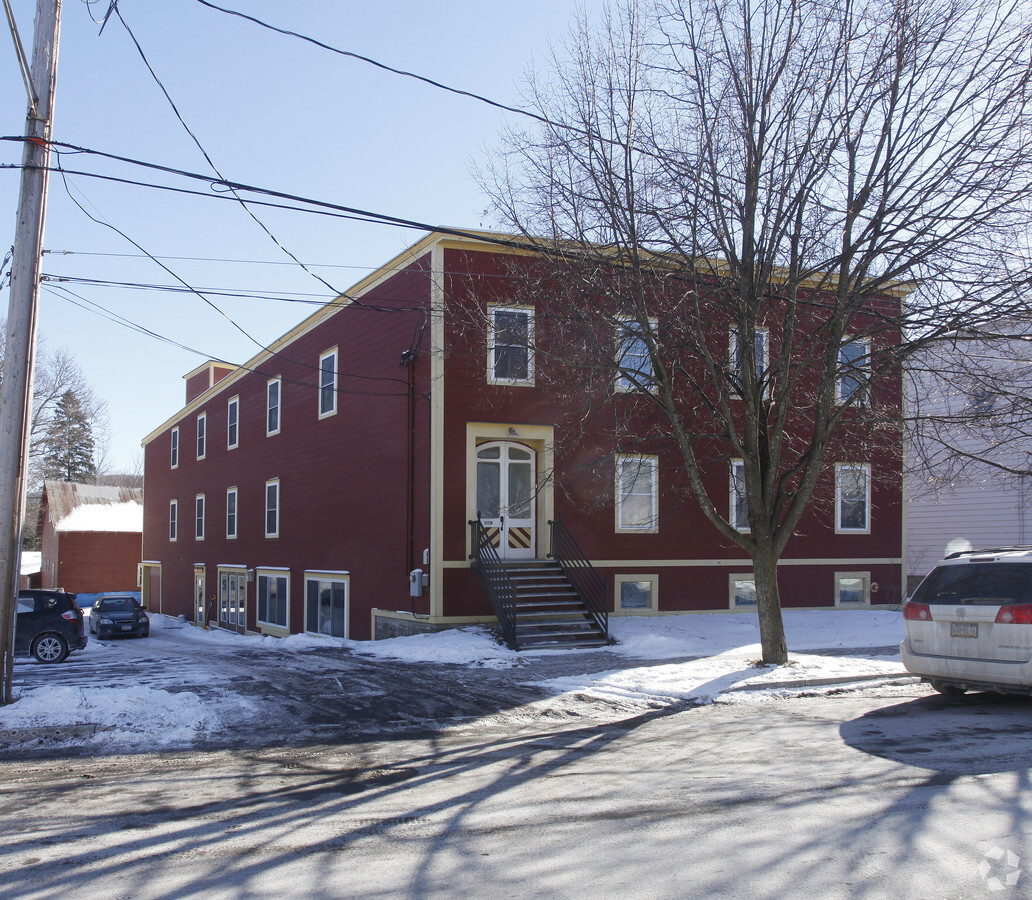 Photo - 5 Railroad Ave Apartments