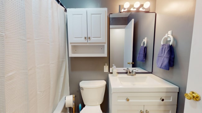 Photo - 903 W 11th St