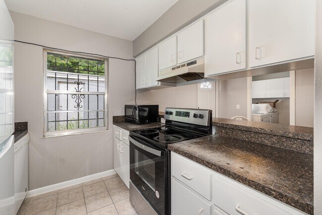 Photo - 501 W Herriot Ave