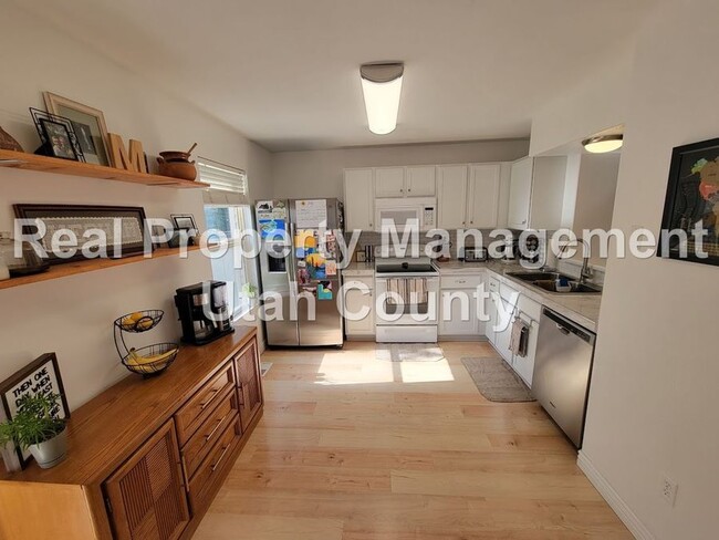 Building Photo - 7971 Wycliffe Way Rental