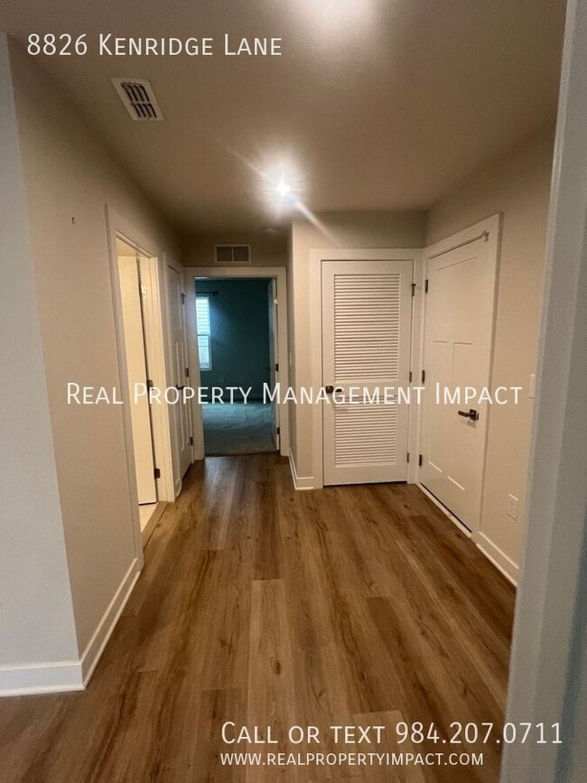 Photo - 8826 Kenridge Ln