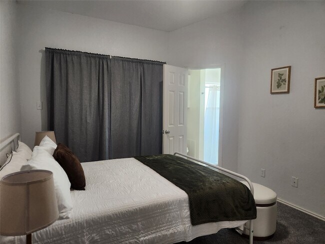 Photo - 4800 W Lovers Ln