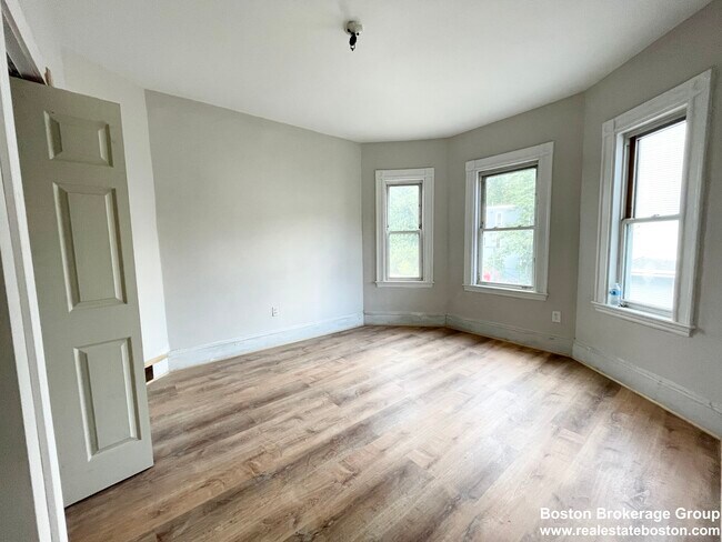 Photo - 10 Wave Ave Unidad 2