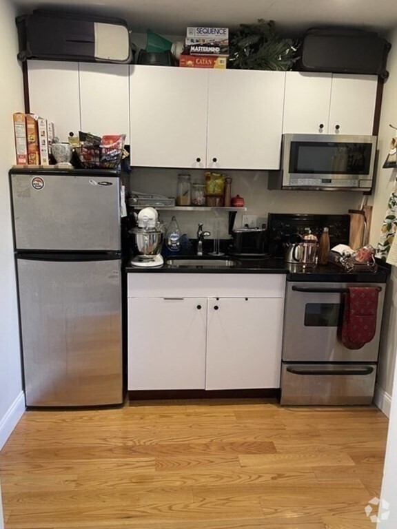 Building Photo - 338 W Broadway Unit 10 Rental