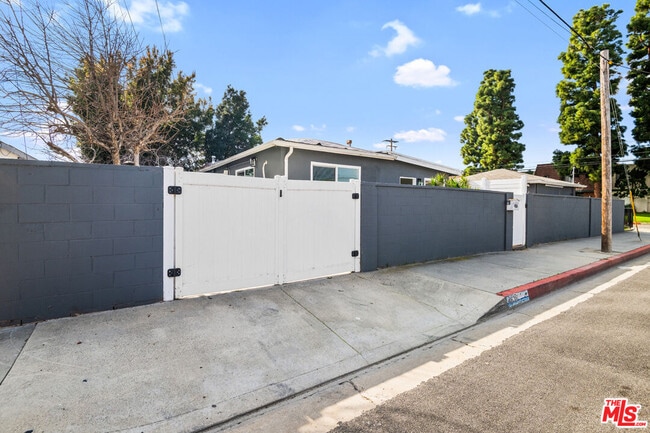 Photo - 14808 S Condon Ave