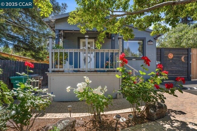 Building Photo - 8041 Winthrope St Rental