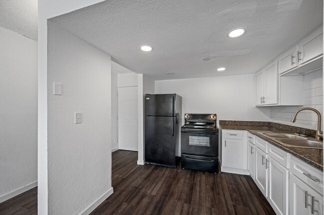 Photo - The Wave Apartments