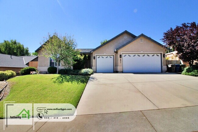 Photo - 2052 Hedgerow Ave