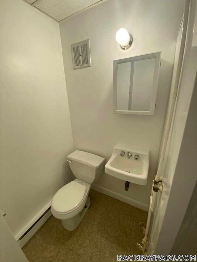 Photo - 405 Beacon St Unit 1