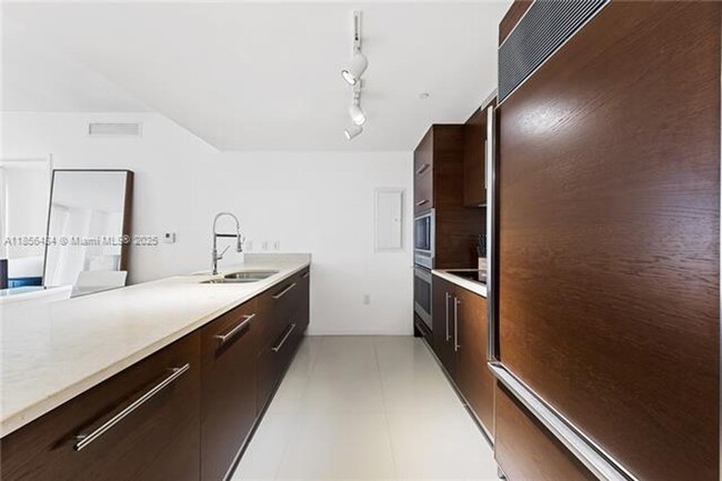 Photo - 475 Brickell Ave Unit 475 Brickell Ave  2009