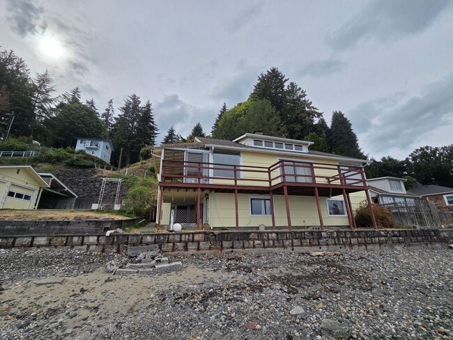 Building Photo - 1545 Colchester Dr E