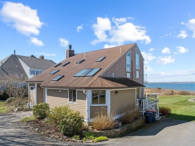 Building Photo - 2 Windward Way Rental