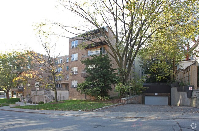 Building Photo - 655 Briar Hill Ave