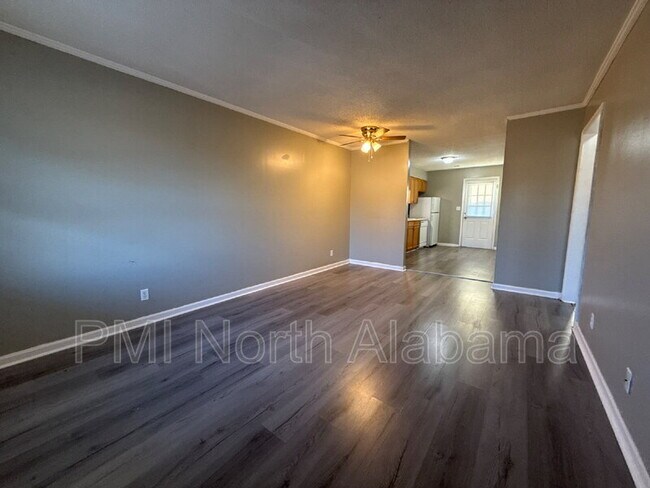 Building Photo - 4424 Torrance Dr NW Unit Apt. 10