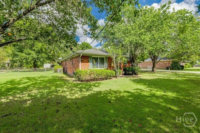 Photo - 104 W Moore St