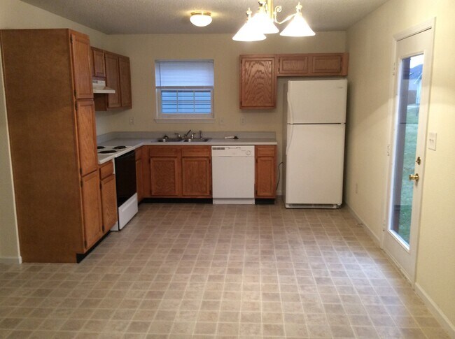 Photo - Avon - 4 BR home!