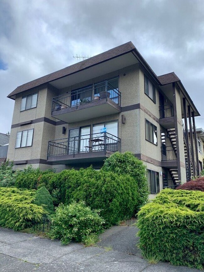 Spacious 2 Bedroom Ballard Apartment close... - Spacious 2 Bedroom Ballard Apartment close...
