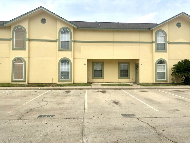 Building Photo - 1000 Ranchway Dr Unit 100 Rental