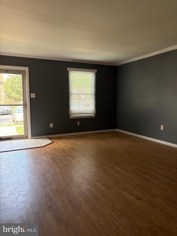 Photo - 6662 Ducketts Ln