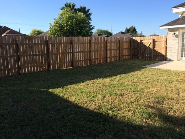 Photo - 6002 Blanco River St