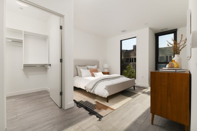 Photo - 834 W Madison St