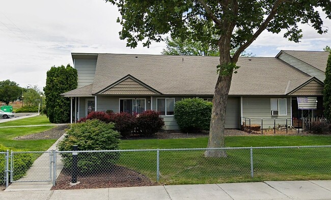 Photo - 661 S Burke Ave