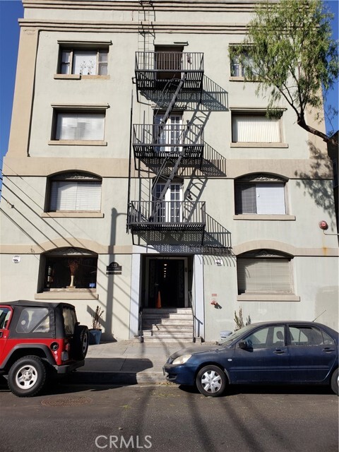 Building Photo - 323 W 4th St Unit 304