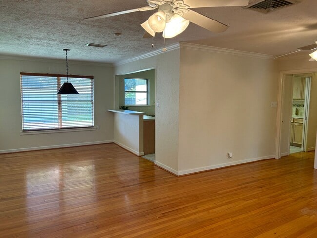 Photo - 626 Bermuda Pl