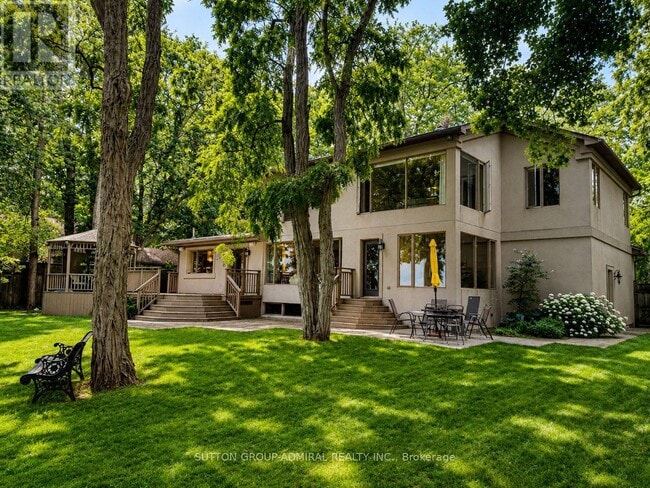 Photo - 3338 Lakeshore Rd W