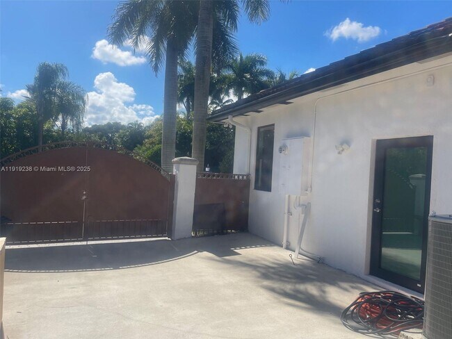 Photo - 8775 SW 164th St Unit 1