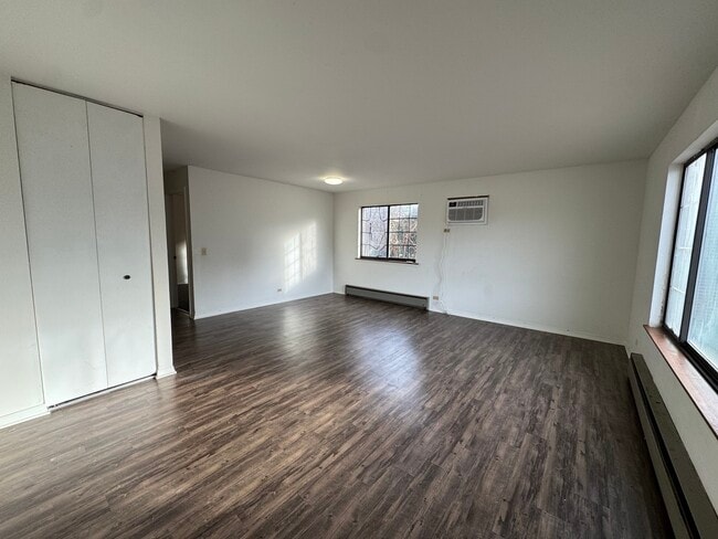 Photo - 901 E Chicago Ave Unit 2E