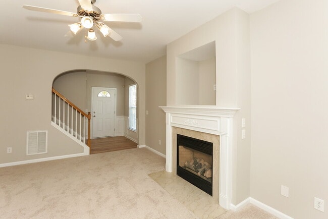 Photo - 2542 Carmathen Rd