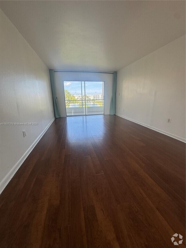 Building Photo - 8400 Sunrise Lakes Blvd Unit 308 Rental