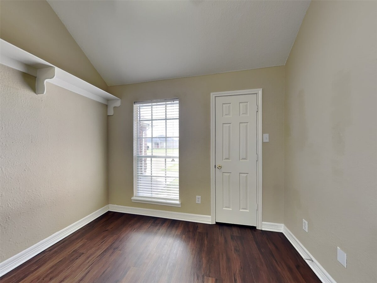 Photo - 2922 31st Ave N