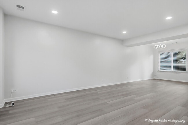1240 Huntington Dr