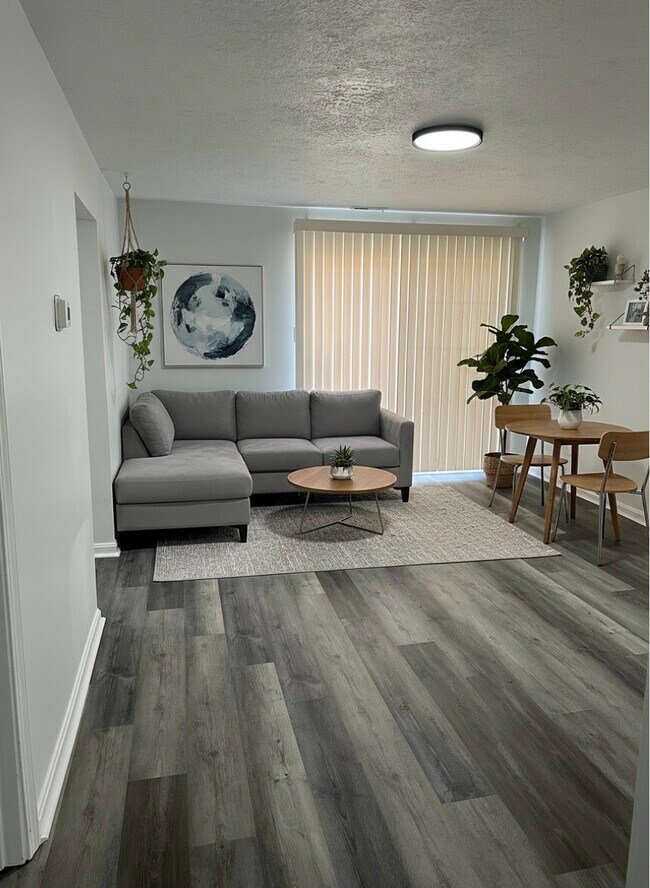 Photo - 3018 Alice Ave