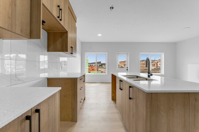 Building Photo - 6381-6381 King Wynd SW Unit 1