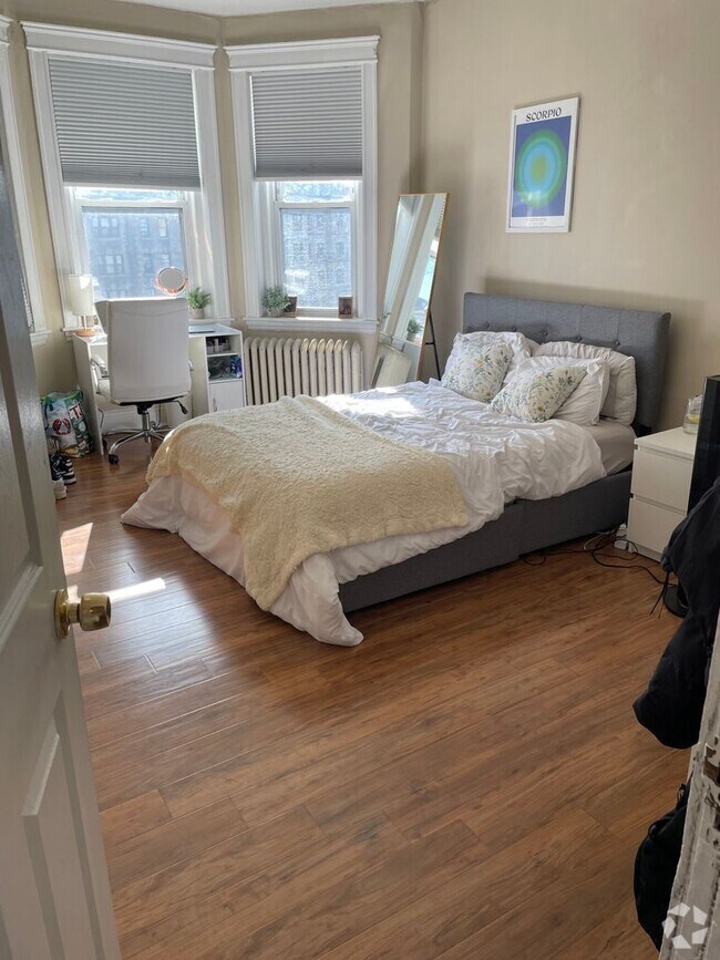 Building Photo - Available now - No Broker fee - Allston 2 bed Rental