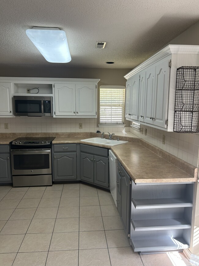 Photo - 103 Bell Rosa Ct