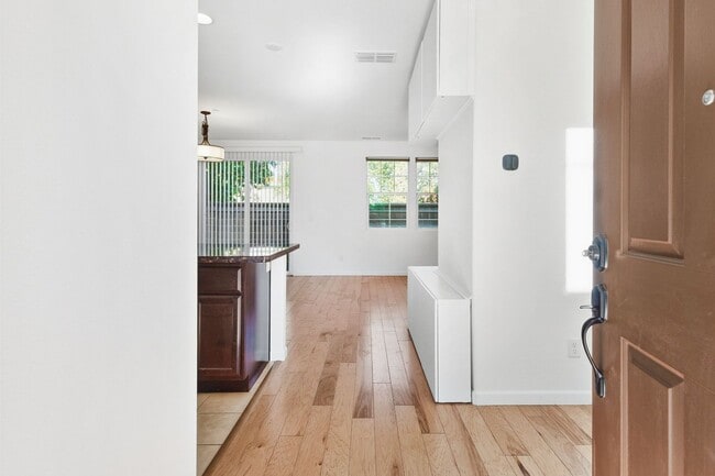 Photo - Impeccable 3 bedroom house in Davis Mace Ranch