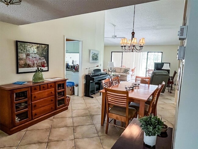 Photo - 690 Bird Bay Cir Unidad 28