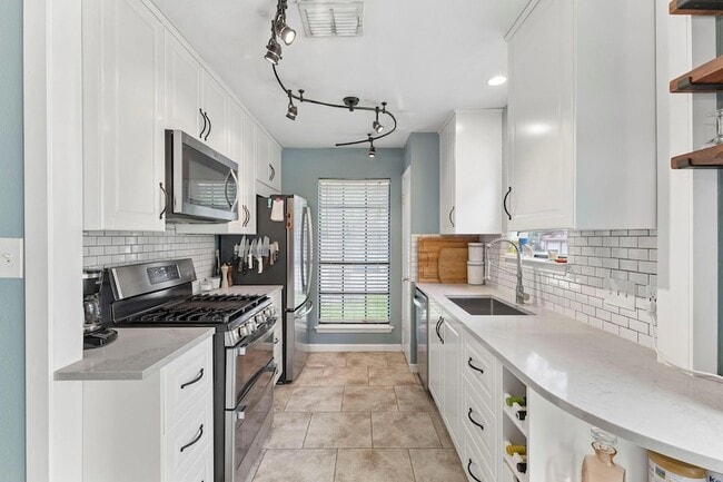 Photo - 13005 Widge Dr