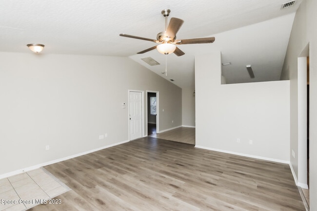 Photo - 250 Bayshore Ave NW