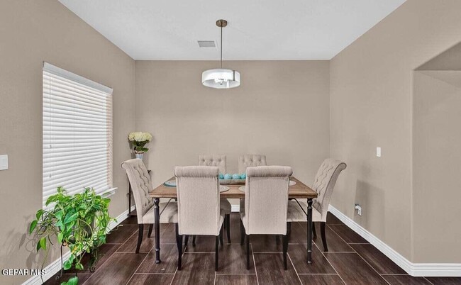 Photo - 172 N Manzanita Dr