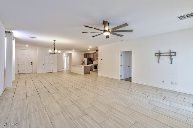 Photo - 988 Edel Hest Ave