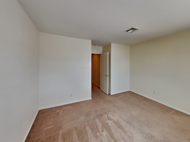 Building Photo - 53241 Clover Blossom Ct Rental
