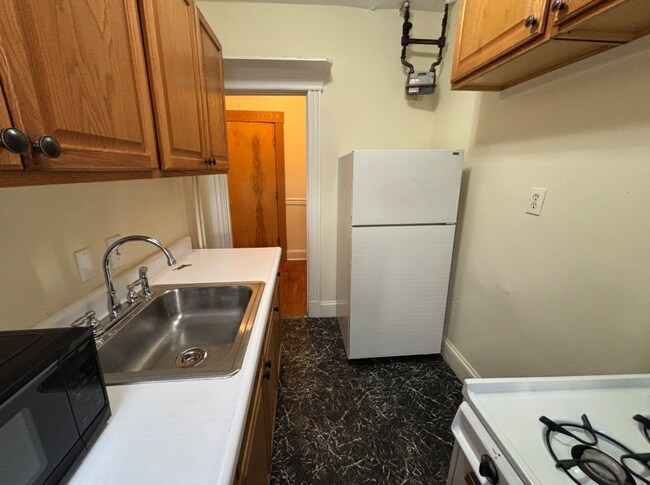 84 New Whitney St