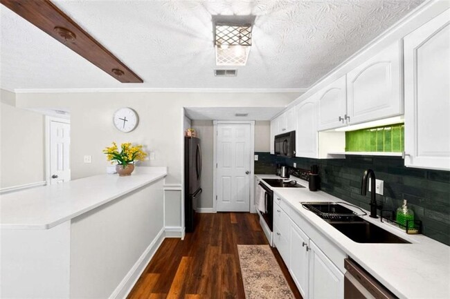 Photo - 6117 Queen Anne Ct