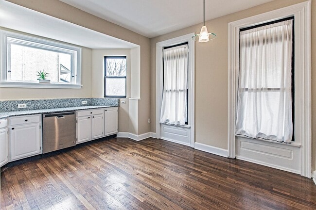 Photo - 811 N Van Buren St Unit Van Buren Apt. 1